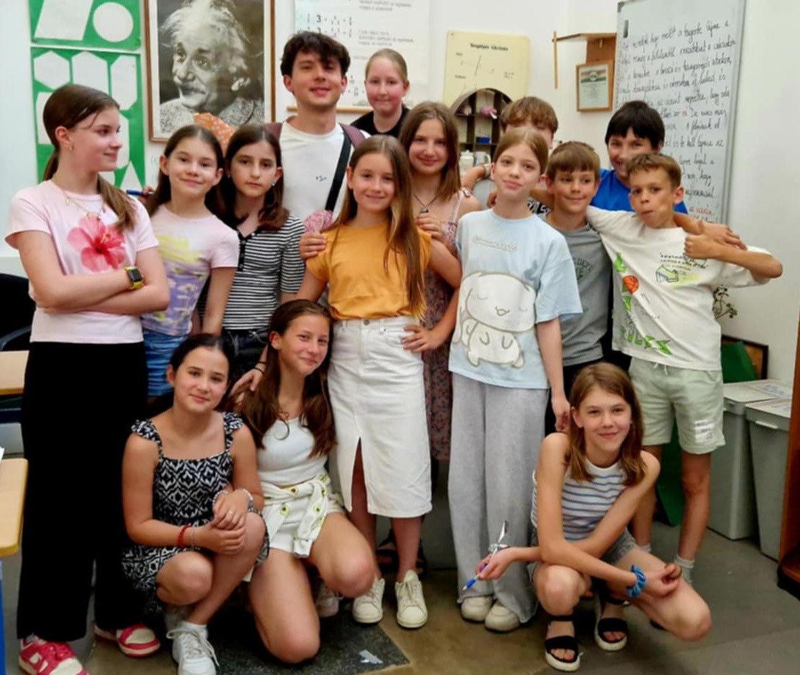 Albert Einstein, Retkes Peti és az 5.a osztály